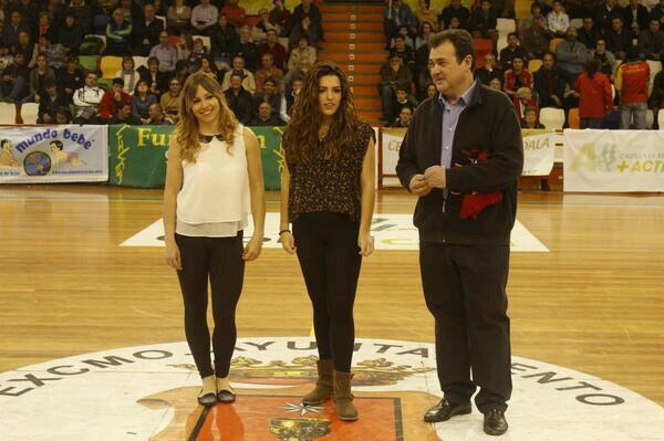 EL CLUB BALONMANO CIUDAD ENCANTADA RINDIÓ UN HOMENAJE AL CLUB