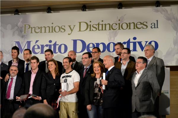 JAVIER MORILLAS Y ALBERTO LUMBRERAS RECIBEN LA MEDALLA DE PLATA AL MÉRITO DEPORTIVO