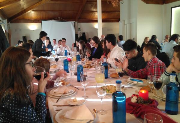 SENSACIONAL AMBIENTE EN LA COMIDA DE NAVIDAD DEL CLUB