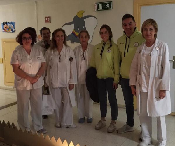VISITA A LOS NIÑOS HOSPITALIZADOS EN EL VIRGEN DE LA LUZ