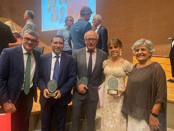 ARANTZA TOLEDO RECIBE EL RECONOCIMIENTO SOCIAL DE LA UCLM 2019