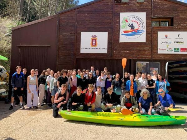 El piragüismo y sus beneficios vuelven a las aulas con la tercera edición del CanoeSchool